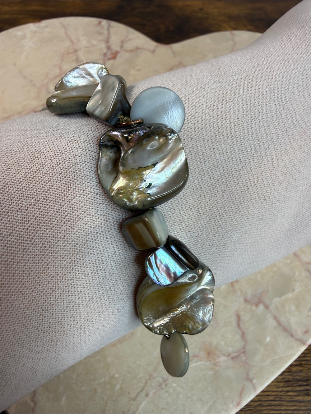 Iridescent Shell Disc Stretch Bracelet - Women Jewelry - Picture 4 of 8